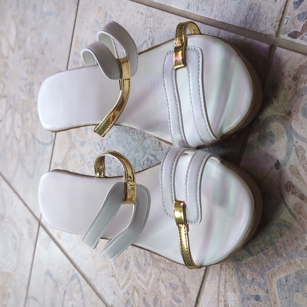 NIB Size 8.5 White and Gold Wedges